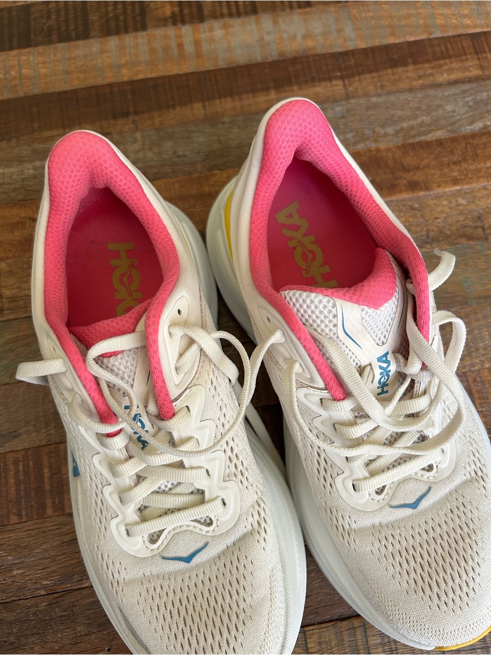 HOKA Women’s Bondi 9 Running Shoes. Alabaster/Birch. Style 1162012 ALBST. 7.5 - Picture 5 of 12